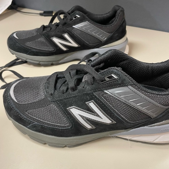Women’s New Balance 990 version 5 size 8 1/2 D (wide) - Picture 1 of 5